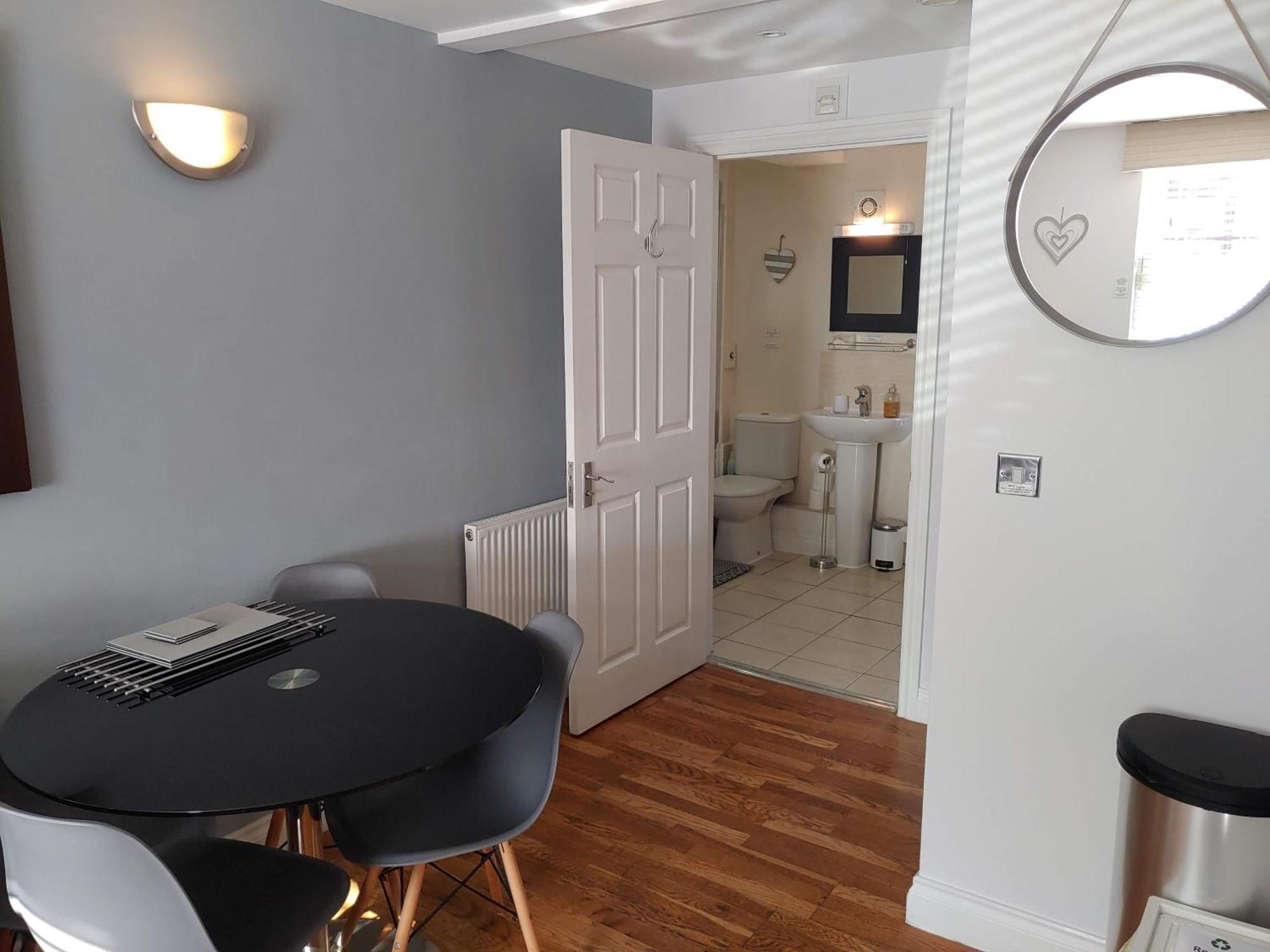 The Bath House Apartments - Free 1St Breakfast - Free Parking Luaran gambar