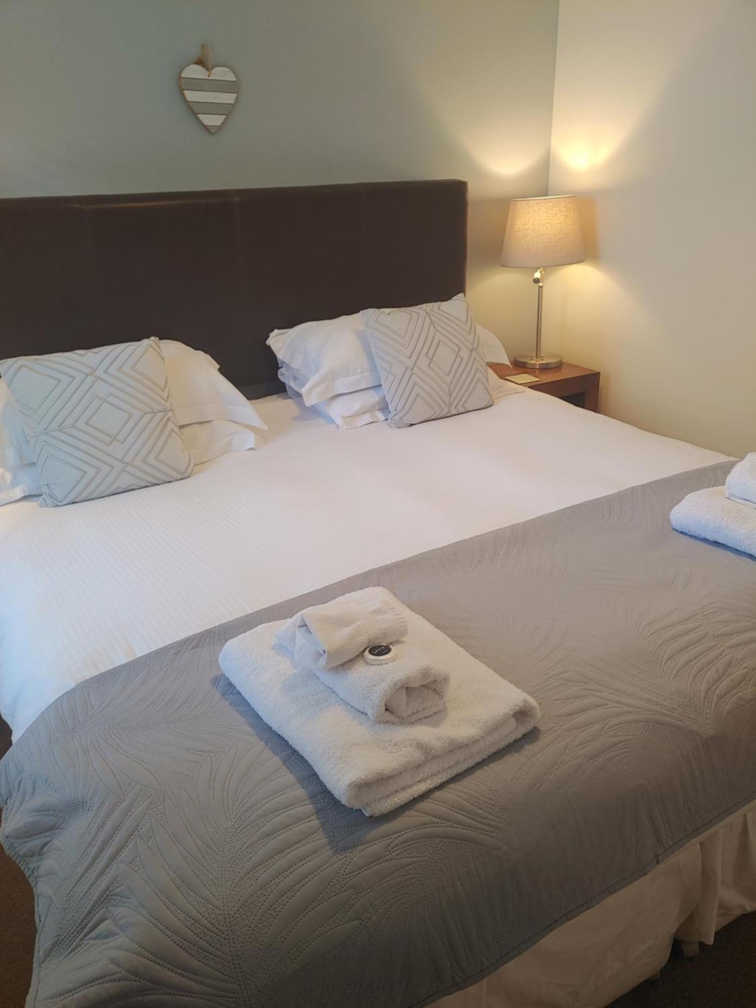 The Bath House Apartments - Free 1St Breakfast - Free Parking Bilik gambar