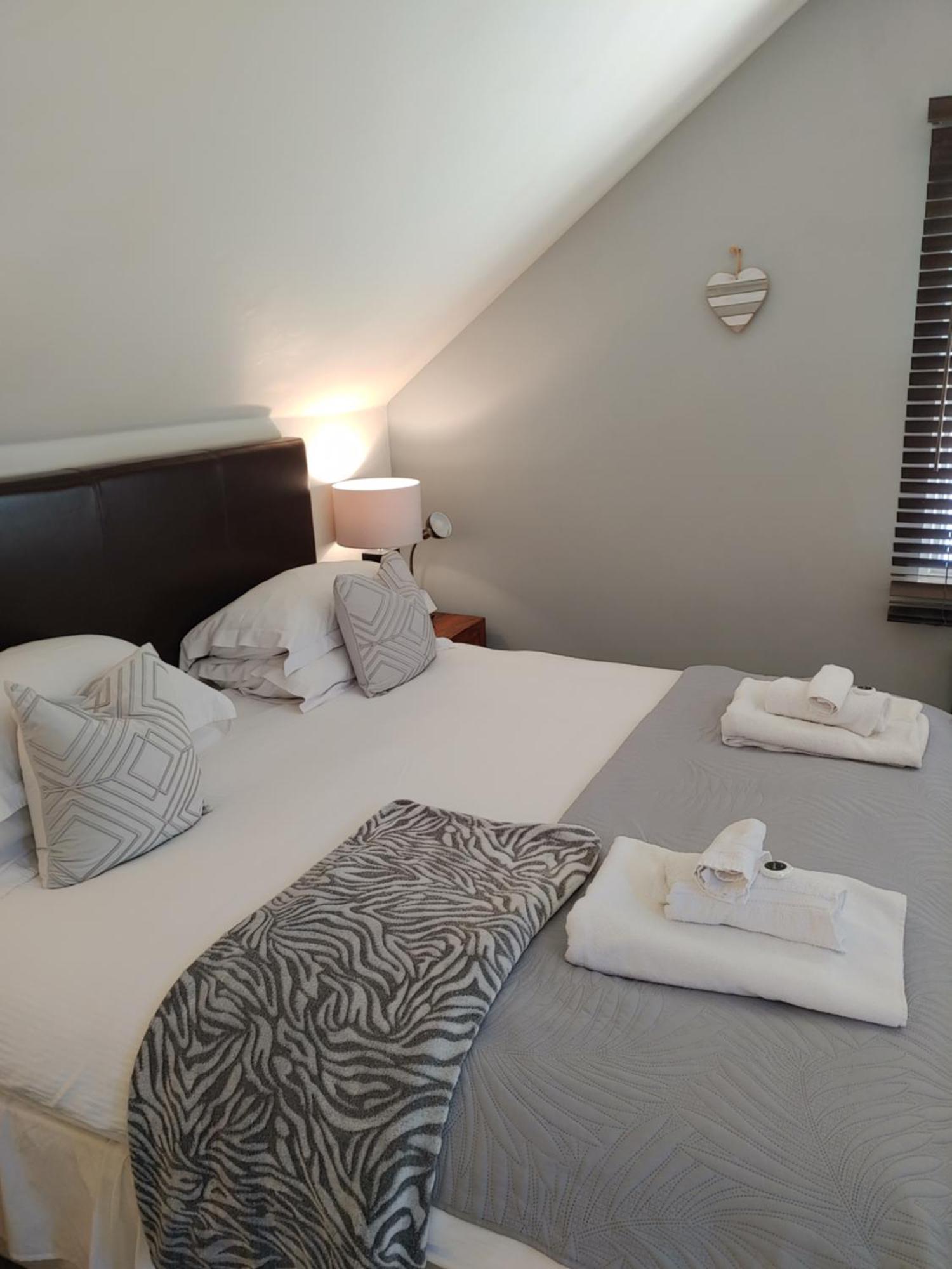 The Bath House Apartments - Free 1St Breakfast - Free Parking Luaran gambar
